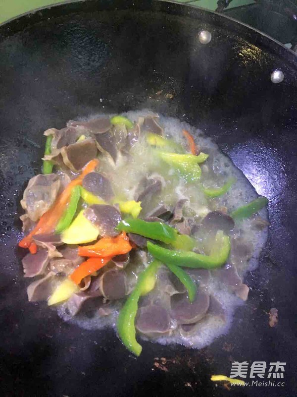 Stir-fried Duck Gizzards with Bell Pepper recipe