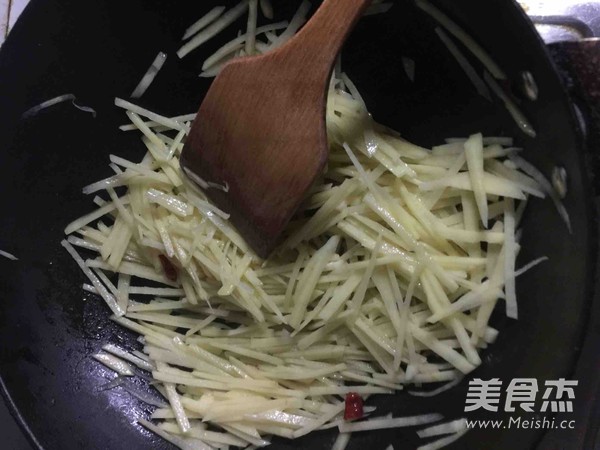 Hot and Sour Potato Shreds recipe