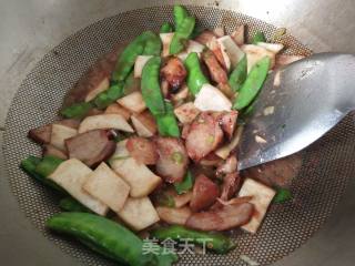 Stir-fried Barbecued Pork with Snow Pea recipe