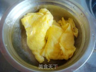 Scrambled Eggs with Enoki Mushroom and Cucumber recipe