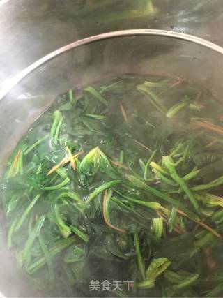 Stir-fried Pork with Spinach recipe