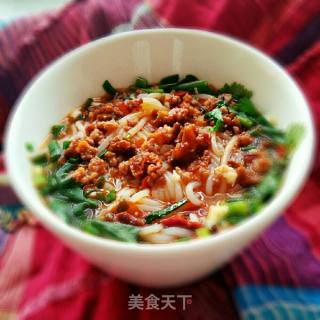 Home-cooked Rice Noodles with Pork recipe