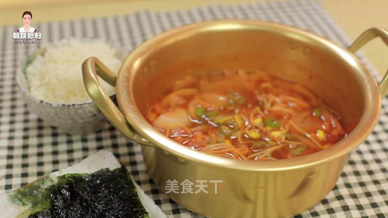 Korean Spicy Cabbage Bean Sprout Soup recipe