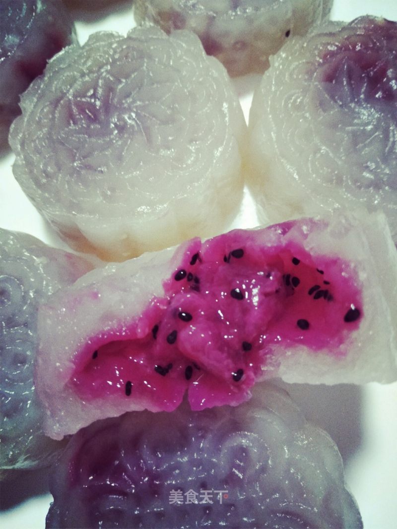 Sago Pitaya Snowy Mooncakes recipe