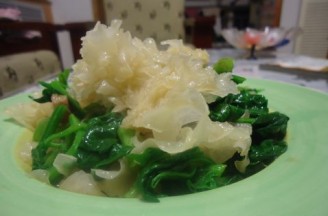 Cold Spinach Tremella recipe