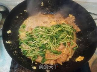 Stir-fried Hor Fun with Beef recipe