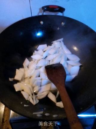 Stir-fried Pig Intestines with Chinese Cabbage recipe