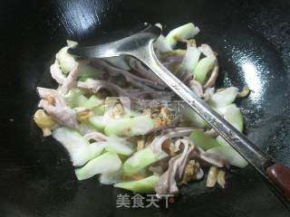 Stir-fried Long Melon with Shredded Mustard Pork Belly recipe