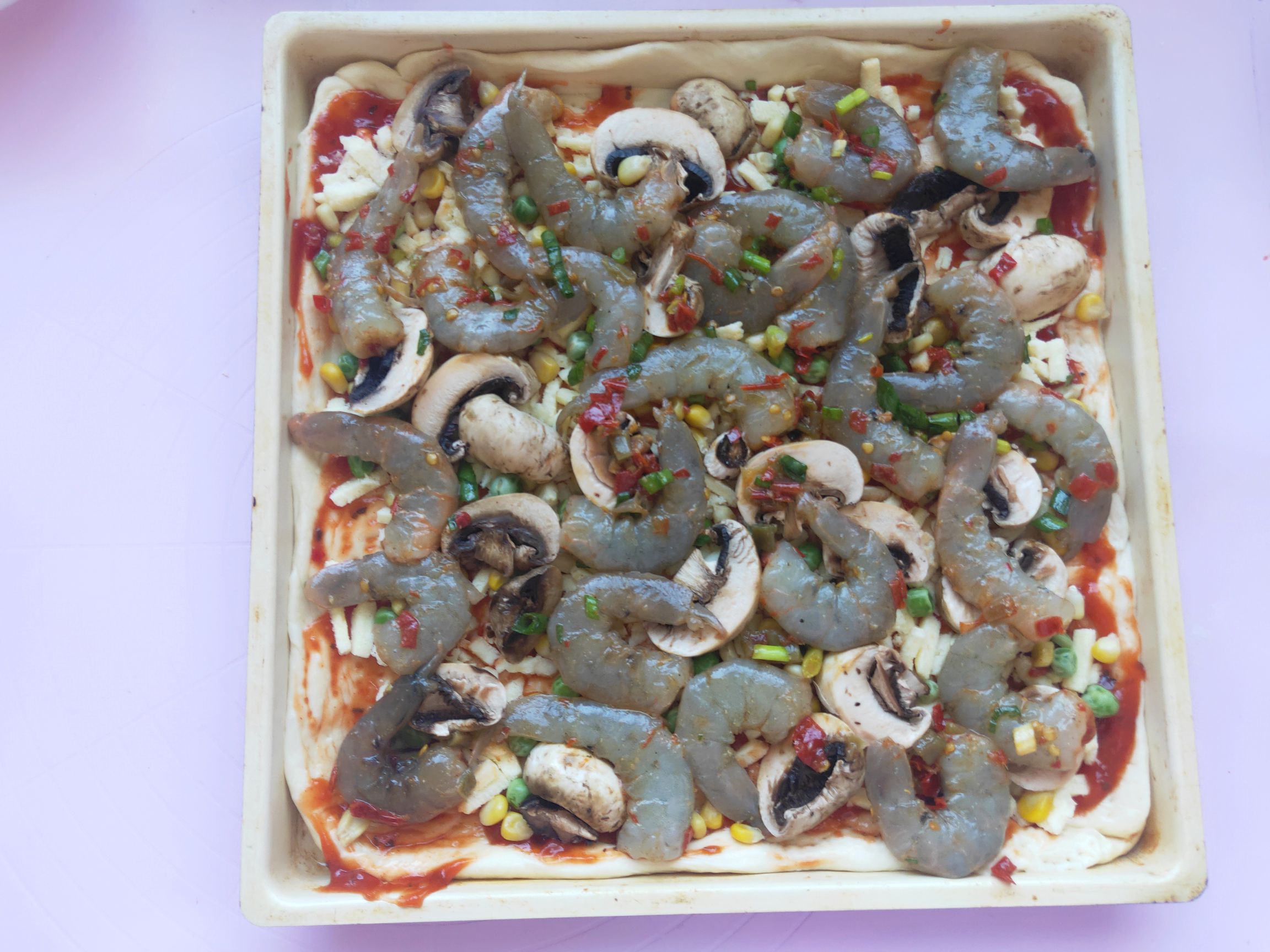 Shrimp Pizza with Tomato Chili Sauce recipe