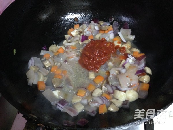 Tomato Pasta with Seafood and Fresh Vegetables recipe