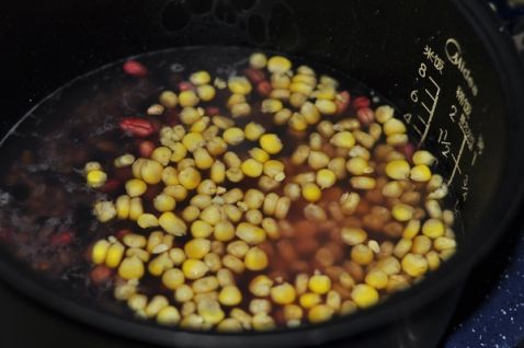 Sticky Polenta with Peanuts and Lentils recipe