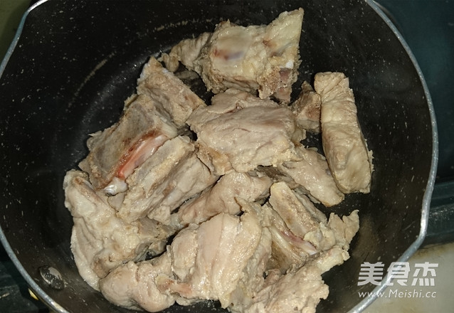 Pork Ribs Soup with White Carrot and Oyster Sauce recipe