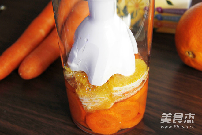 Freshly Squeezed Carrot Orange Juice recipe
