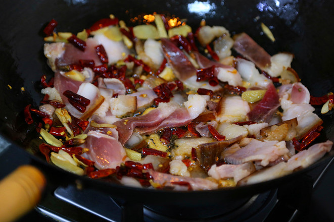 Stir-fried Bracken with Bacon recipe