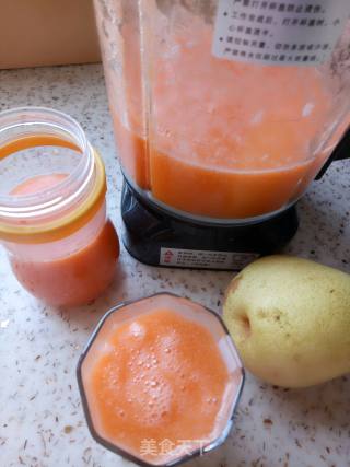 Autumn Pear and Carrot Juice recipe