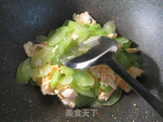 Fried Duck Eggs with Lettuce recipe