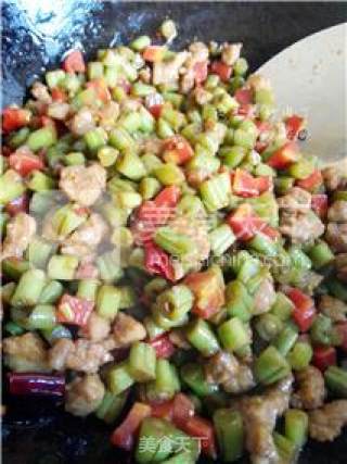 Stir-fried Diced Pork with String Beans recipe