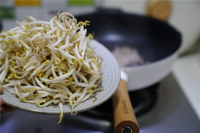 Fried Rice Cakes with Kimchi Minced Pork recipe