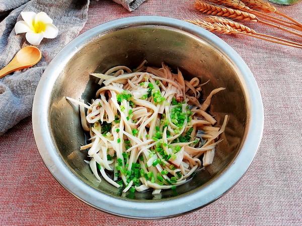 Sour and Spicy Shredded King Pleurotus recipe