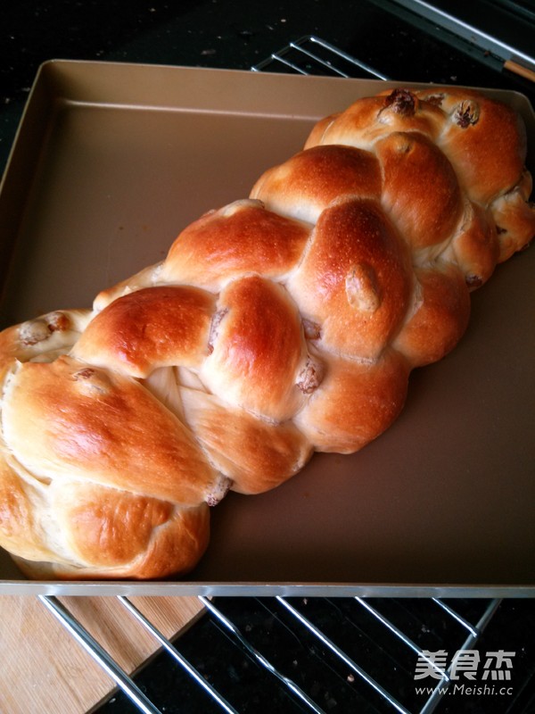 Yogurt Raisin Braid Bread recipe