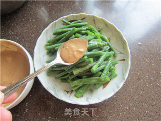 Cowpeas with Sesame Sauce recipe