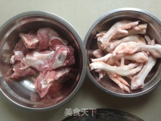 Chicken Feet with Peanuts and Black Eyebrow Beans recipe