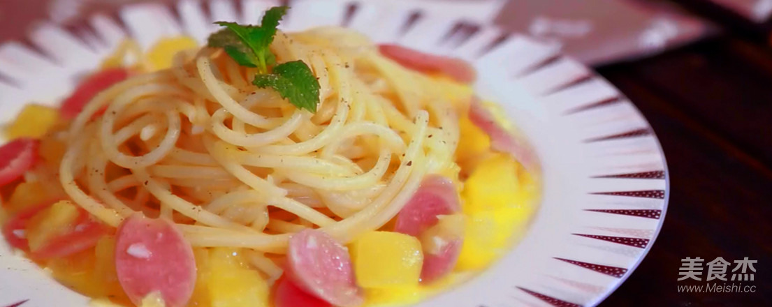 Pumpkin and Ham Spaghetti that Made Her Fascinated recipe