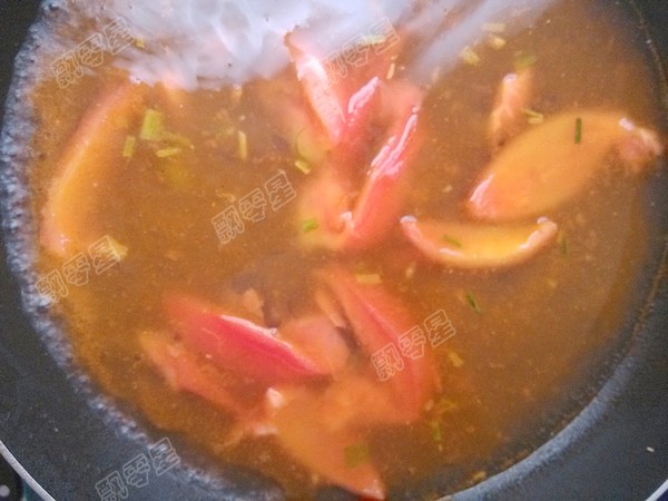 Tomato Fungus Seaweed Soup recipe