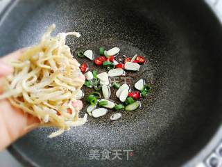 Fried Whitebait with Peanuts recipe