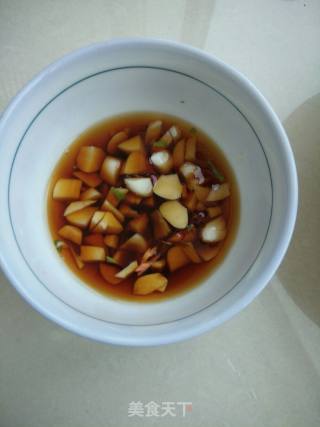 Tempeh Fish Mixed with Bitter Chrysanthemum recipe