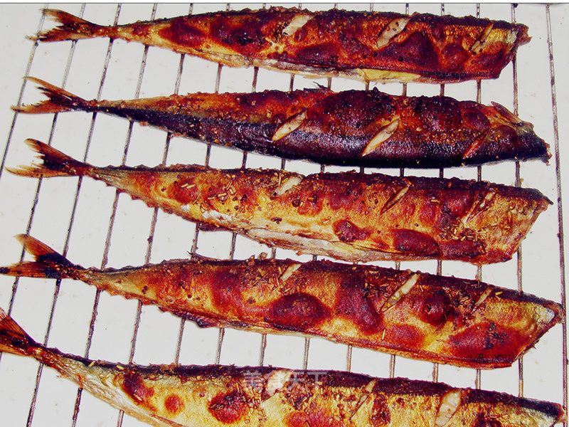 The Original Flavor Counterattack, Peeled The Skin and Eat Heart-grilled Saury.