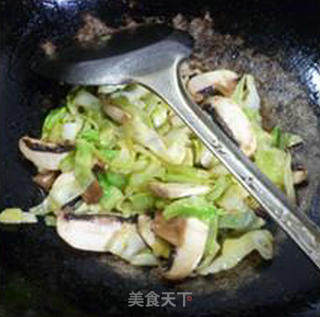 Stir-fried Cabbage with Fresh Mushrooms recipe