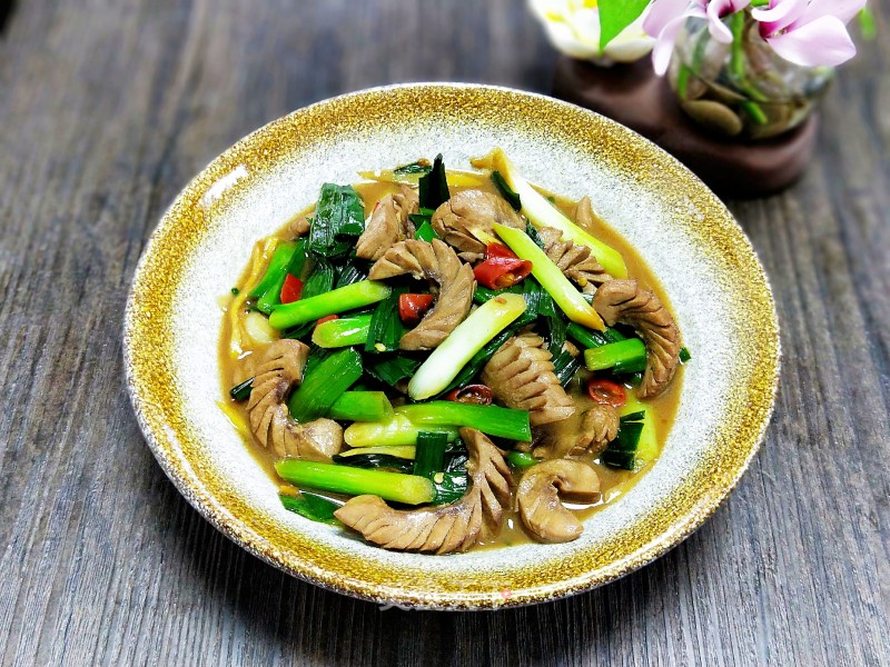 Stir-fried Kidney with Green Garlic Sprouts