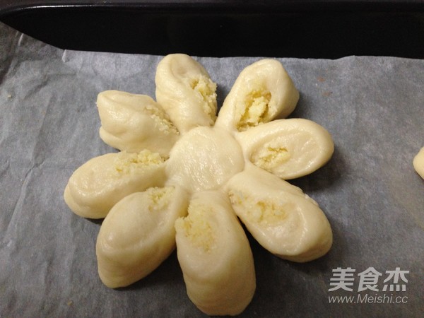 Coconut Flower Bun recipe