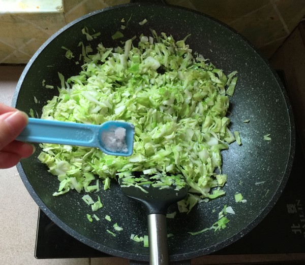 Cabbage and Meat Buns recipe