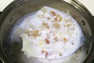 Milk Peach Gum White Fungus Soup recipe