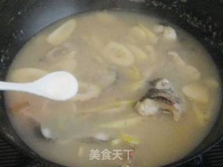 Spring Bamboo Shoots Black Fish Soup recipe