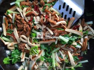 Get Rid of The "fat Monarch" Meal, Fried Pork with Dried Celery and Dried Seeds recipe