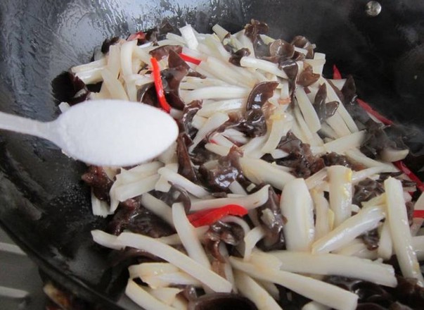 Stir-fried Chinese Cabbage Stem with Black Fungus recipe