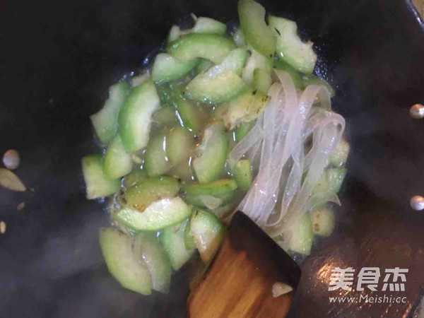 Braised Winter Melon Wide Noodles recipe