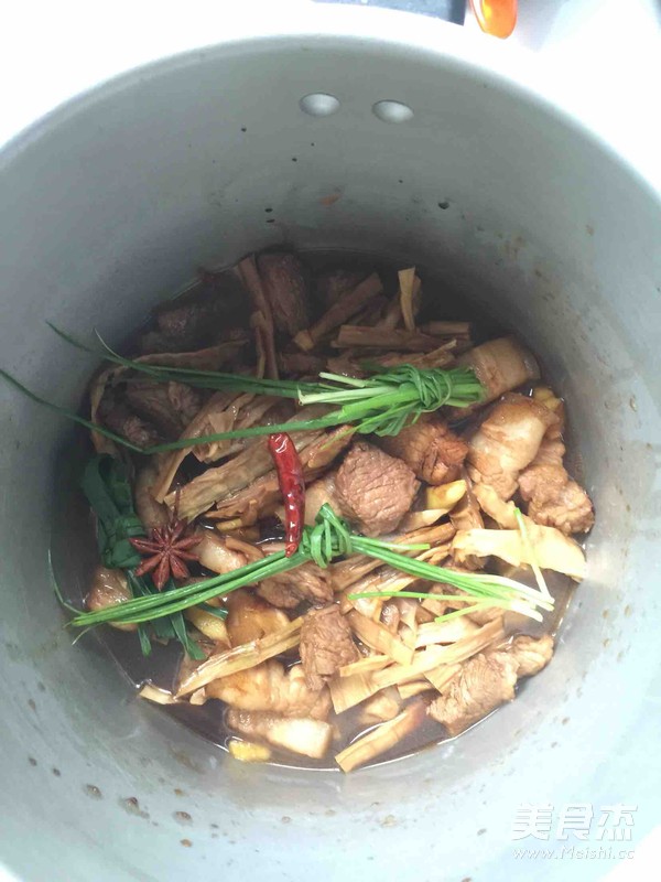 Braised Pork and Dried Bamboo Shoots recipe