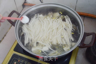 Tofu and Pork Soup with Enoki Mushroom and Fungus recipe