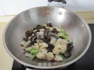 Pickled Pepper Ground Pear Black Fungus recipe