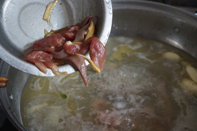 Wolfberry Leaf Pork Liver Lean Pork Soup recipe