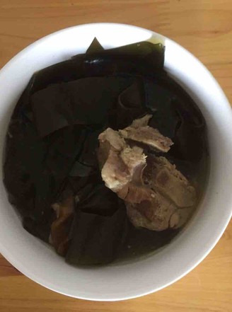 Pork Ribs Seaweed Soup