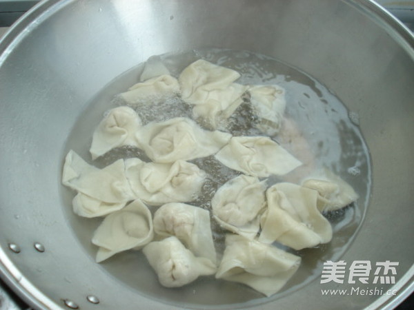 Hot and Sour Pork Wonton recipe