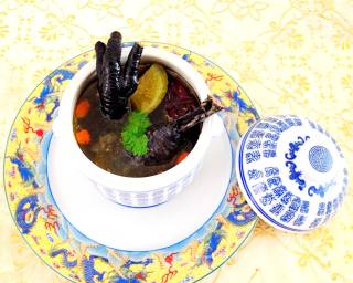 [black-bone Chicken and Radish Soup]---the Black-bone Chicken that is Good for Women Has A Different Taste recipe