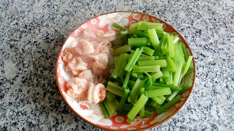 Fried Celery with Pork and Shrimp recipe