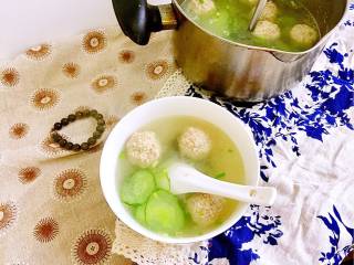 Cucumber Fungus Meatball Soup recipe