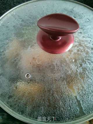 Crucian Carp with Bean Sprouts and Tofu Soup recipe